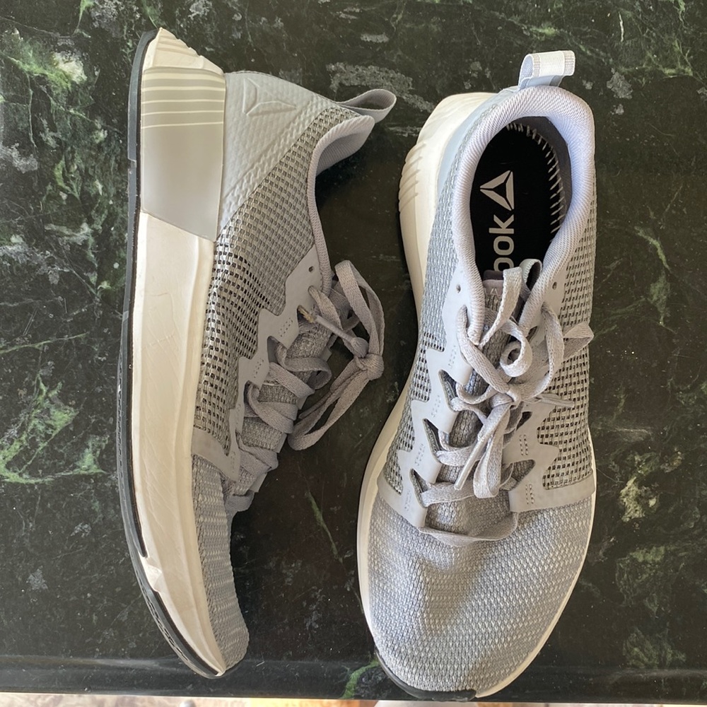 Reebok gray tennis shoes size 8